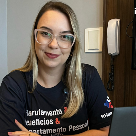O funcionário tem uma dúvida sobre o Departamento Pessoal. Quem responde na sua empresa?